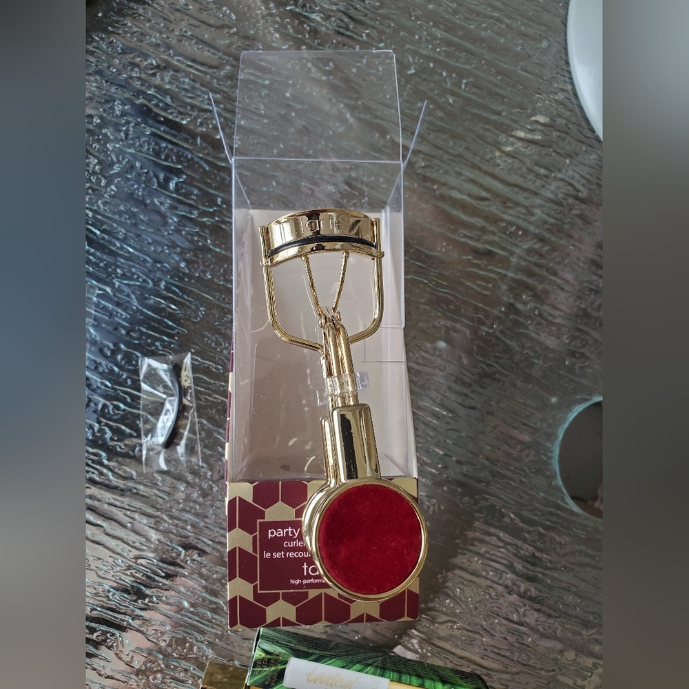 Tarte eyelash curler